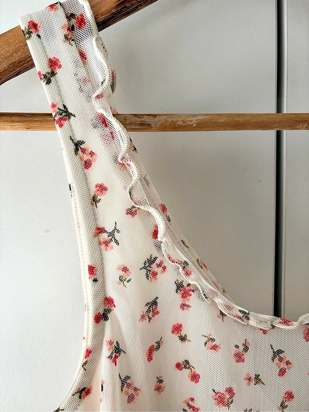 Rebellious Dream Floral Mesh Tank Top in White & Pink Like New - Picture 3 of 7